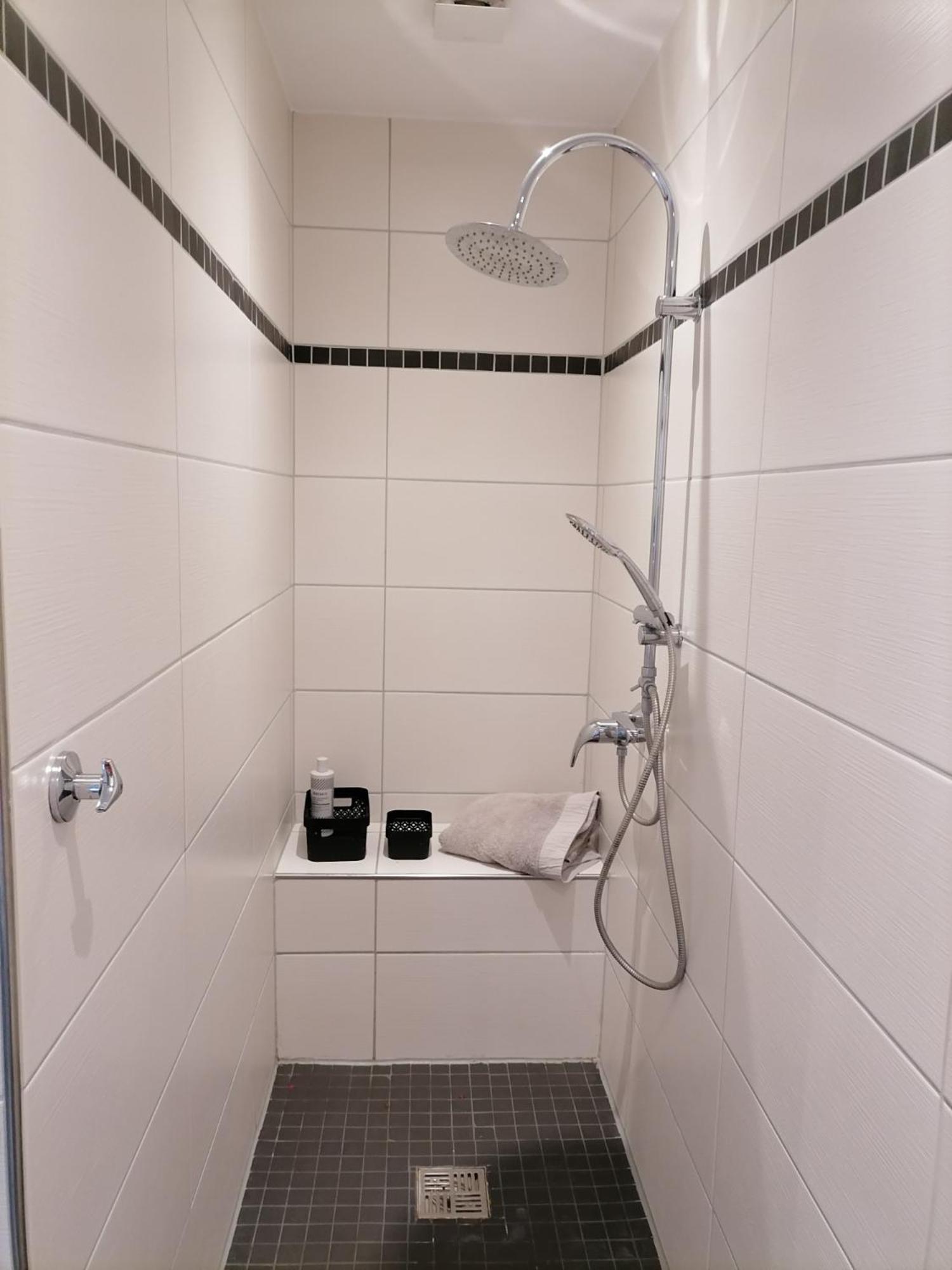 Premium Ferienwohnung "Christine ", Zentrale Ruhige Stadtlage 100 Qm Ebenerdige Dusche Terasse Kaminofen Zweibruecken Exterior photo